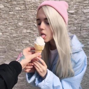 ​描写梦想钢琴的优美句子(关于钢琴的唯美短语)