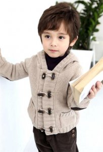 ​描写足球场草地的句子 描写夏天树影斑驳的句子