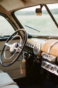 ​形容晚霞唯美句子：深红的颜色变成了绯红…