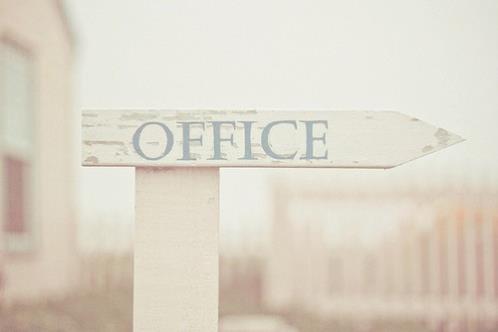 形容两个人感情渐行渐远 夫妻感情越走越远句子