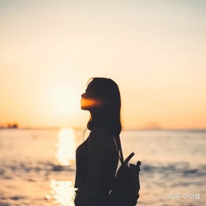 ​张爱玲的句子经典语录（张爱玲经典语录100句）