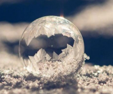 ​哲理唯美句子图片带字图片 ：安守一颗平常心，人生才能笑看风云