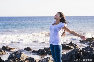 ​一个人旅行的经典语录 我和旅行之间，只隔着一张火车票！