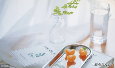 ​qq小清新英文个性签名女生唯美句子 ：人生太短暂