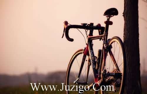 描写天气热的优美句子描写天气热的幽默句子(精选55句)