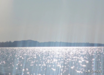 ​赞美雪的句子简短（下雪天朋友圈唯美说说）