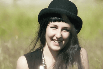 qq昵称女生简短好听个性四个字