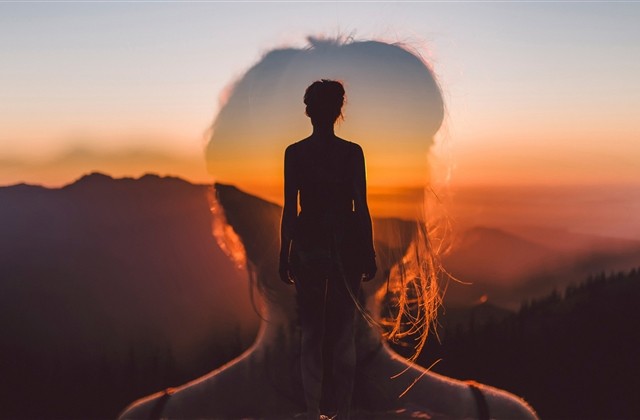 卑微到尘埃的悲伤网名(共152个)