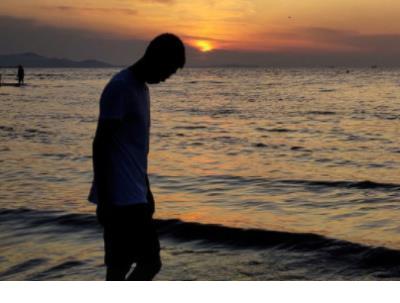 疼到心碎的伤感说说句子