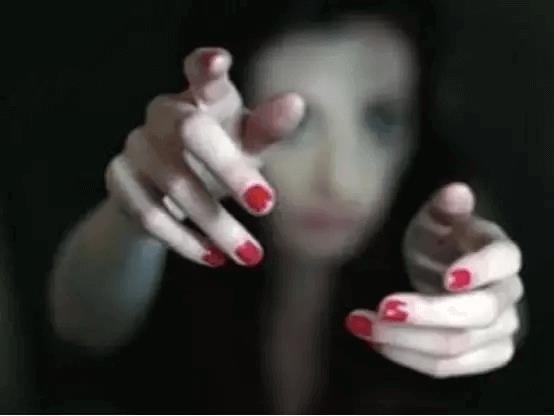 鬼故事不在长，一句话就能把你吓住！