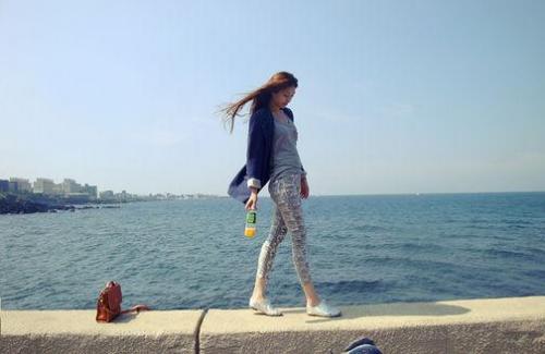 简洁的花的优美句子摘录64条