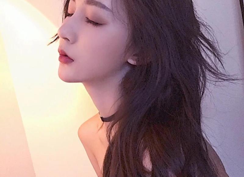  形容头发柔顺短句选录60条