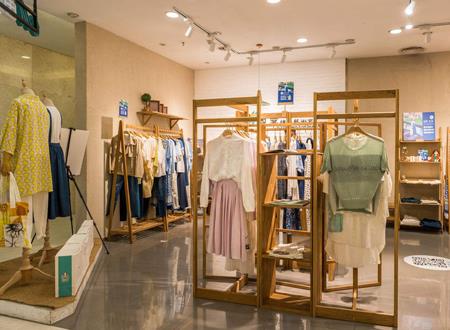 潮一点洋气的2个字女装店名，让人过目不忘的女装店名字