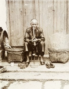 ​民间故事:老汉盖新房给了过路乞丐一块肉乞丐:房盖好你必死