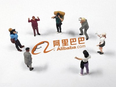 ​从前台妹子到亿万富翁：童文红的不平凡人生故事