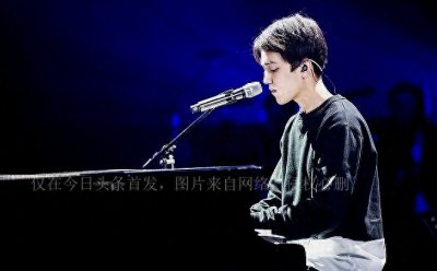 ​从国宝级歌手到一天吃不上饭，迪玛希的故事远比你想象的令人崩溃