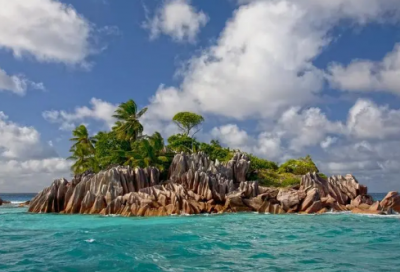 ​搞笑毕业祝福语简短-51句